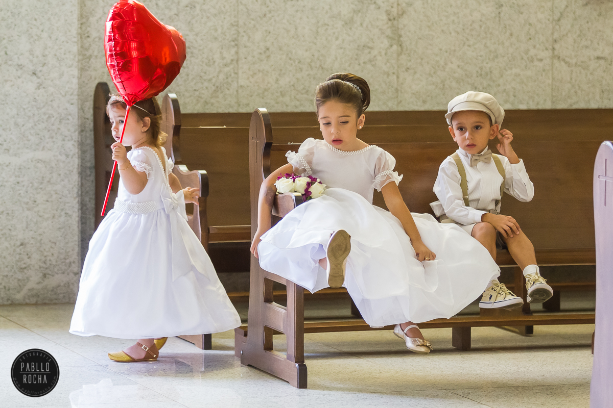 Daminha fugindo com o balão