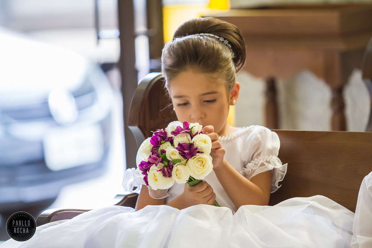 noivos chegando no altar