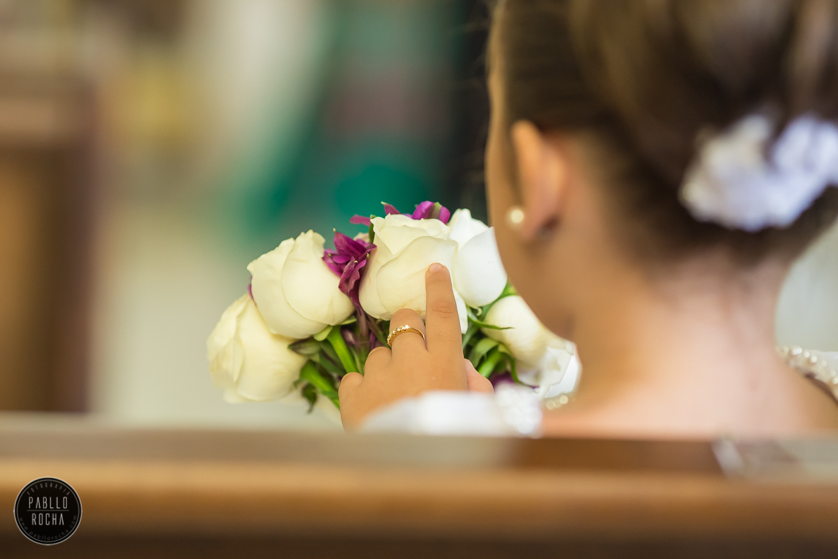 noivos chegando no altar