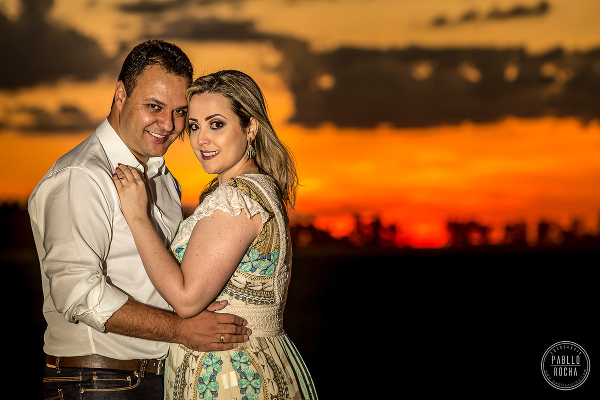 noivos  ao Por do sol