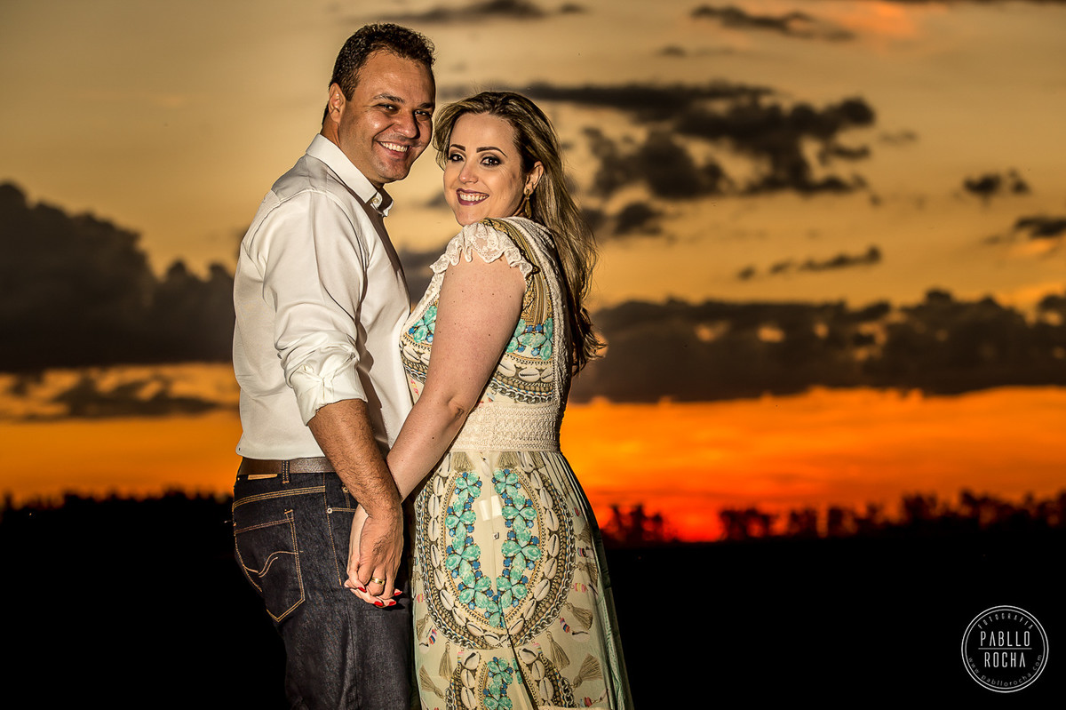 noivos  ao Por do sol