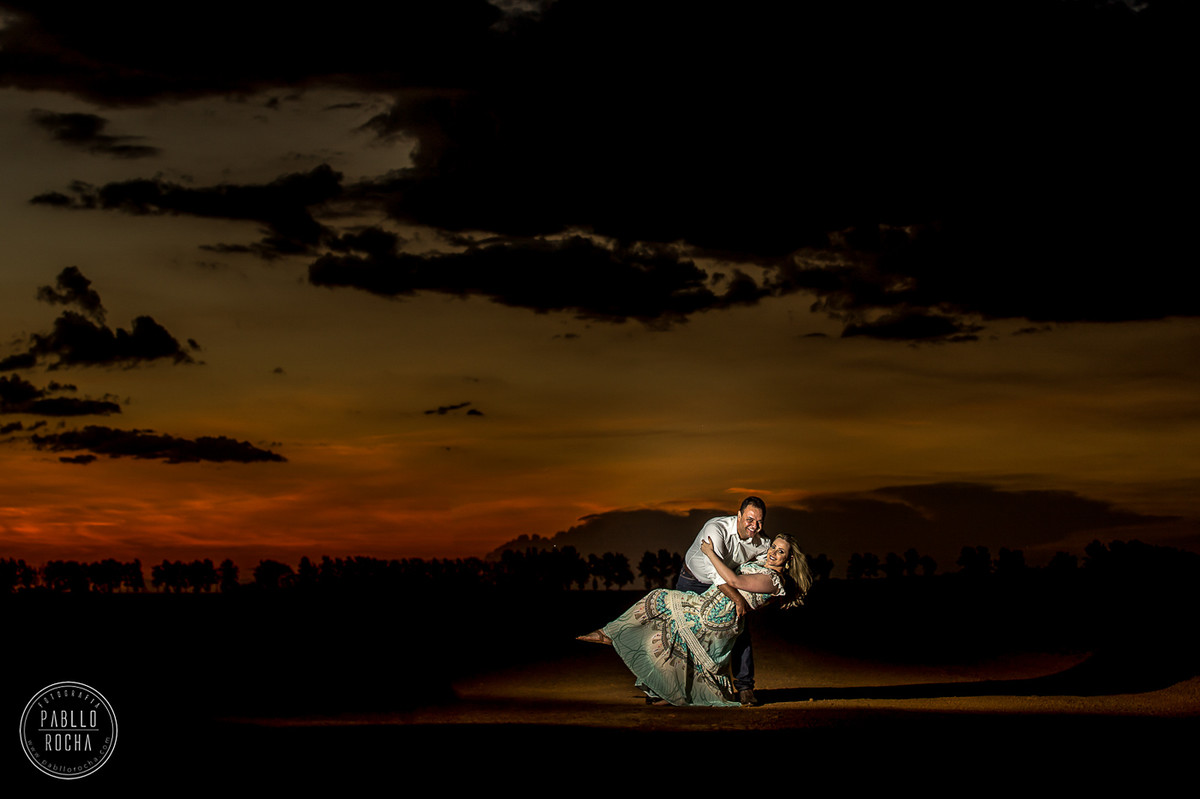 noivos  ao Por do sol