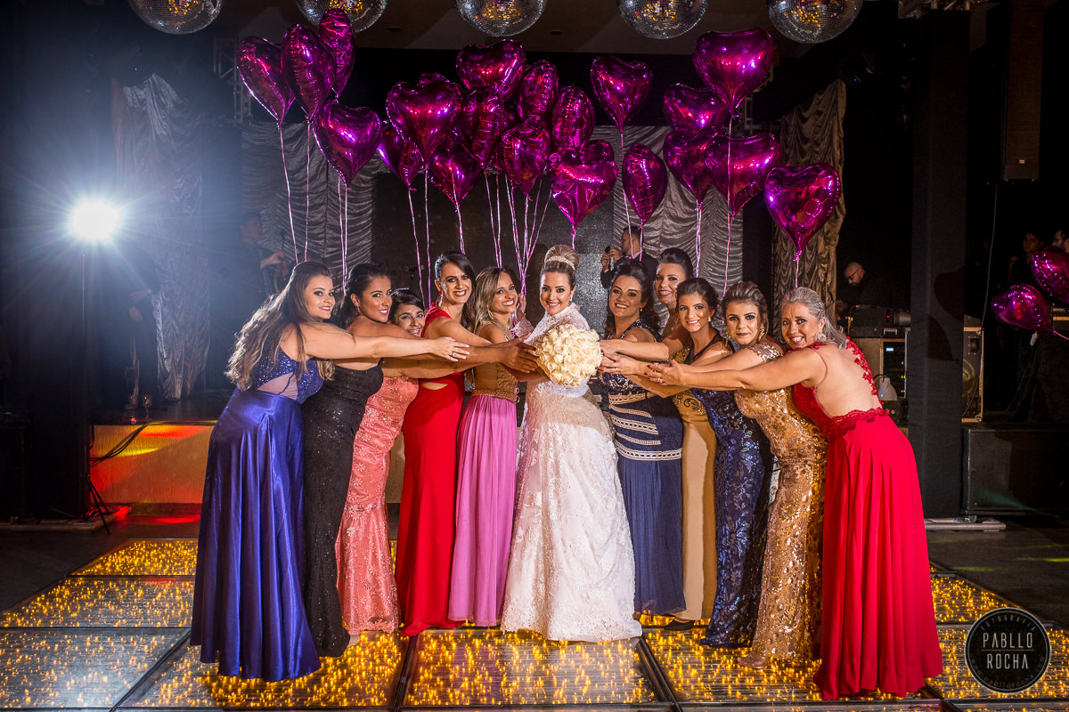 Madrinhas, balões noiva, pista de led, casamento, balão de coração `