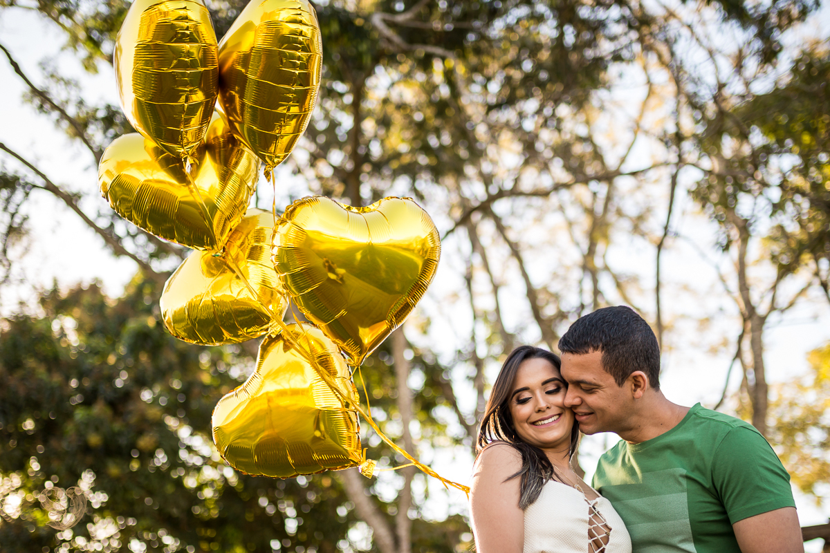 pousada avalon, namorando, ensaio casal, casamento de dia, pré casamento, balões, fotos com balões