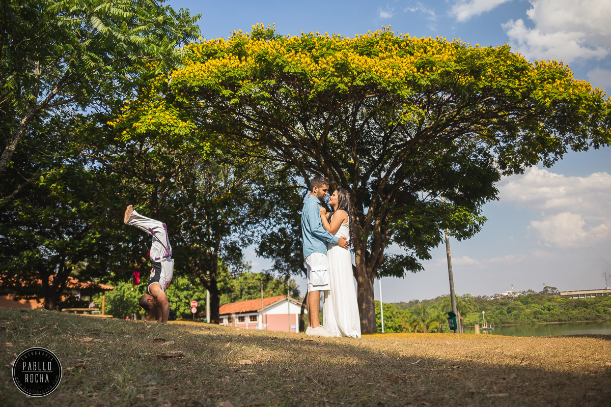 Ensaio Namorando - Ensaio Pré Casamento - PréCasamento - Parque do Sabiá - Namorando Parque do Sabiá - Pré Casamento Parque do Sabiá
