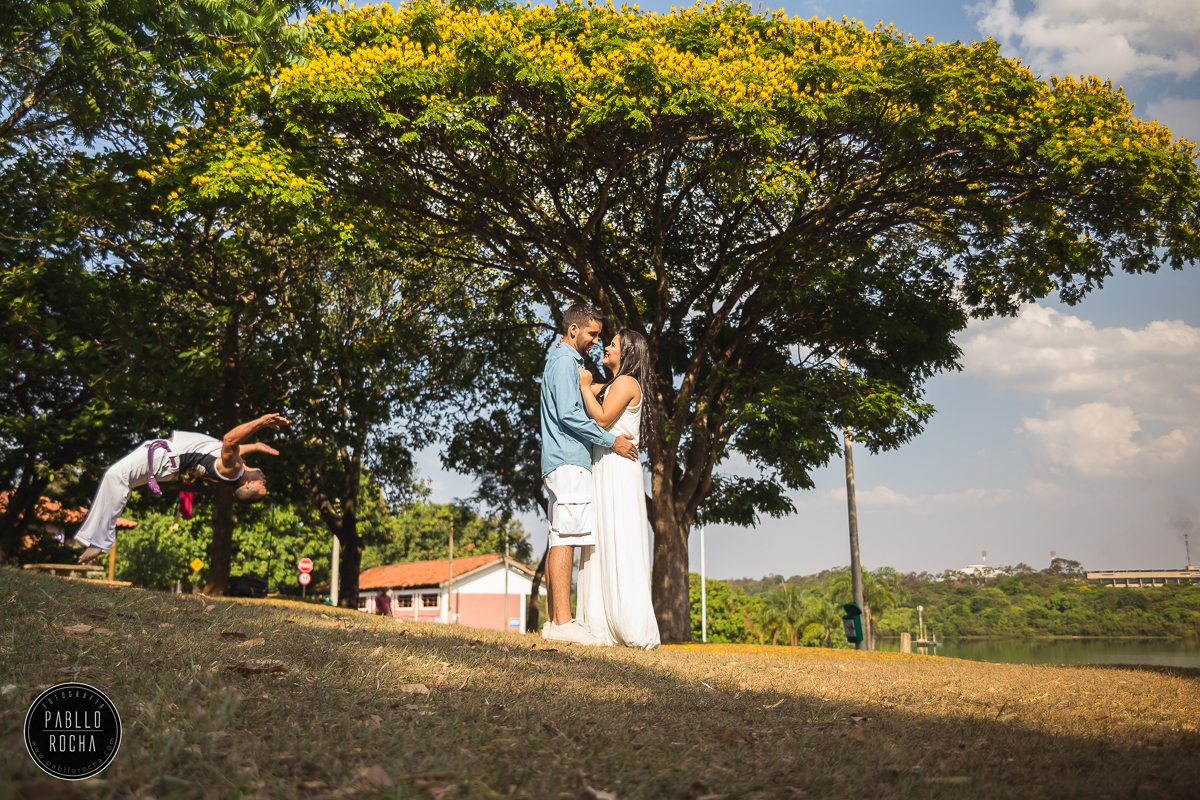 Ensaio Namorando - Ensaio Pré Casamento - PréCasamento - Parque do Sabiá - Namorando Parque do Sabiá - Pré Casamento Parque do Sabiá