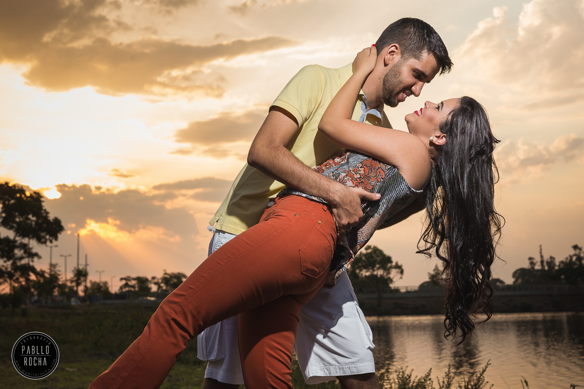Ensaio Namorando - Ensaio Pré Casamento - PréCasamento - Parque do Sabiá - Namorando Parque do Sabiá - Pré Casamento Parque do Sabiá - por do sol