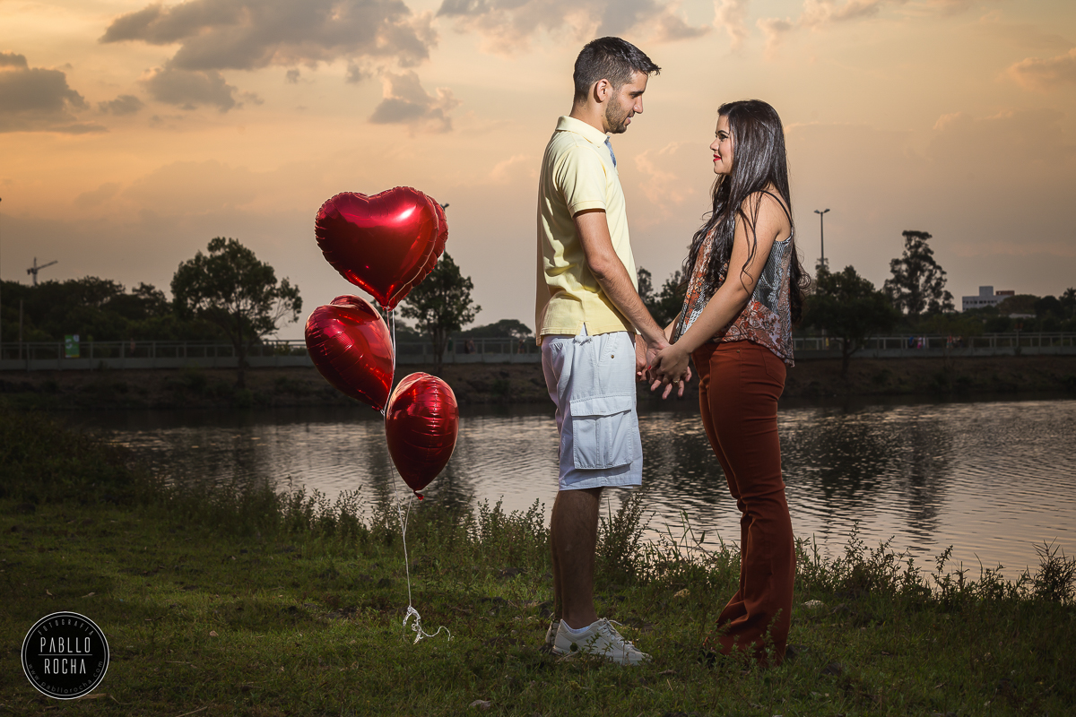 Ensaio Namorando - Ensaio Pré Casamento - PréCasamento - Parque do Sabiá - Namorando Parque do Sabiá - Pré Casamento Parque do Sabiá - por do sol - namorando por do sol - pré casamento por do sol