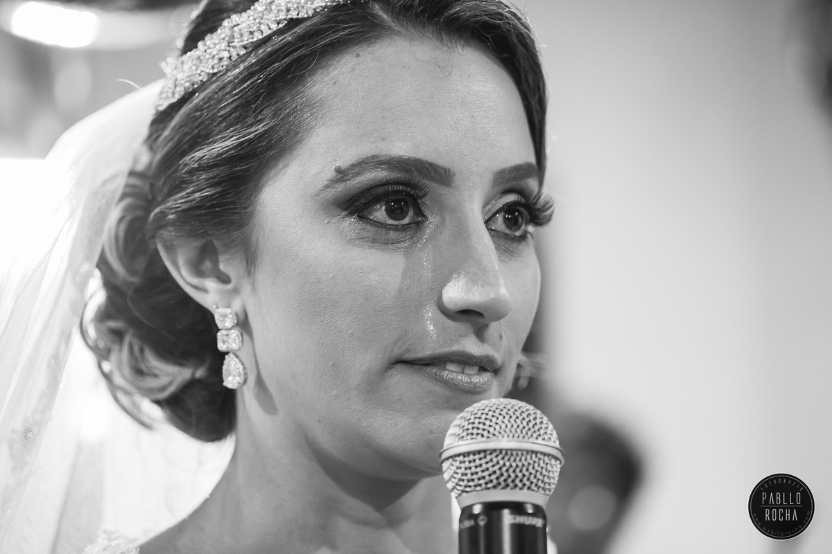 noiva emocionada se declarando