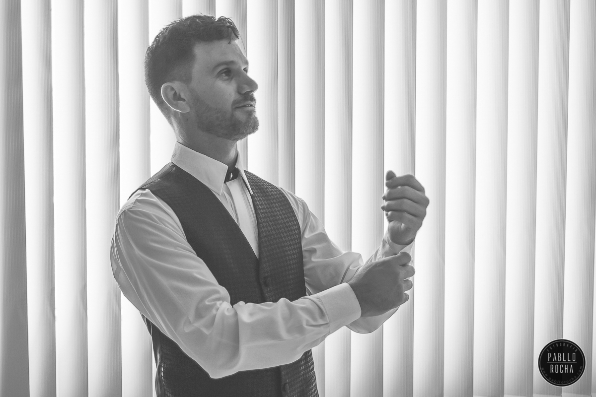 Noivo se arrumando | Pablo Rocha Fotografia | #fotografiacasamento #fotografoPatosdeMinas #FotografodeCasamentoMinasGerais