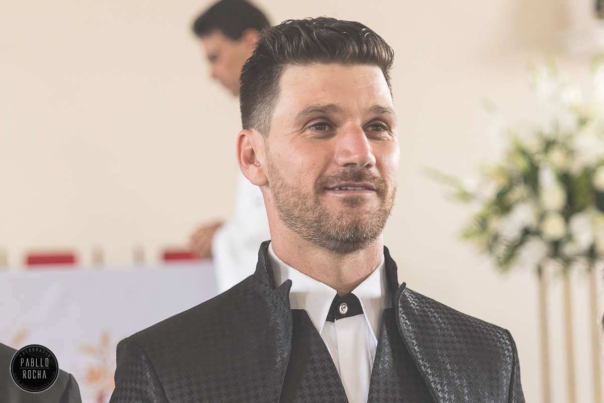 noivo esperando sua noiva