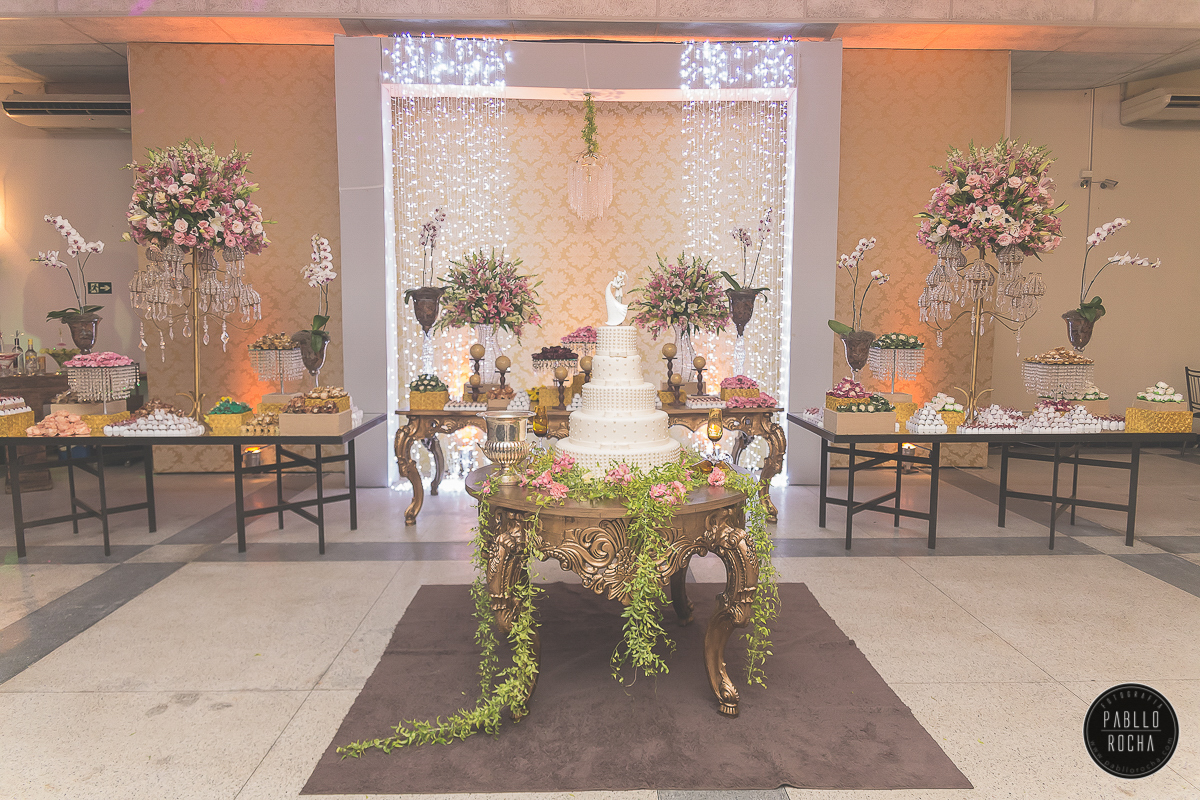 decoração, mesa do bolo. Pablo Rocha Fotografia | #fotografiacasamento #fotografoPatosdeMinas #FotografodeCasamentoMinasGerais