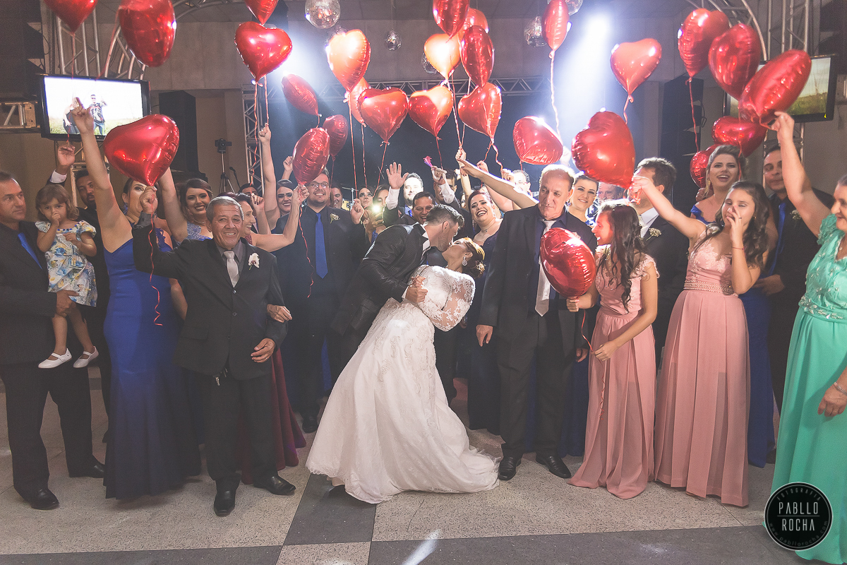 beijos de cinema dos noivos