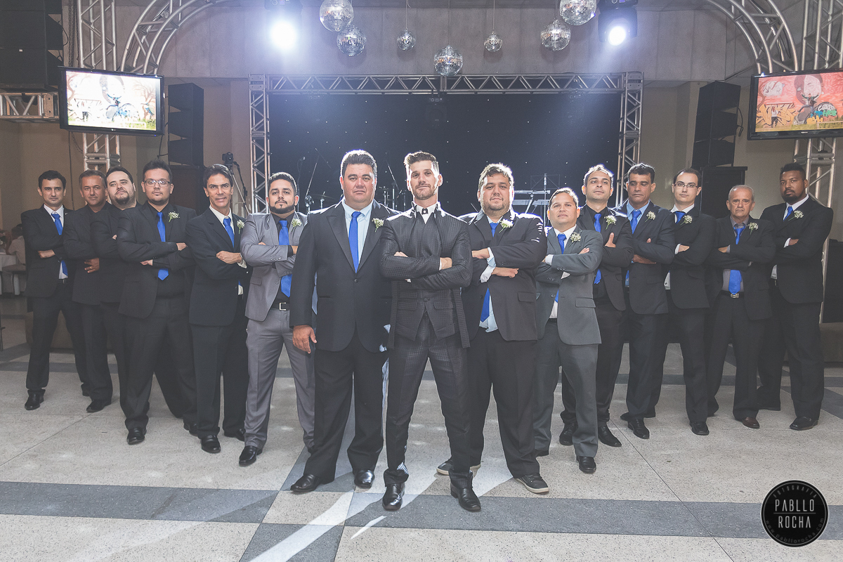 noivo e seus padrinhos