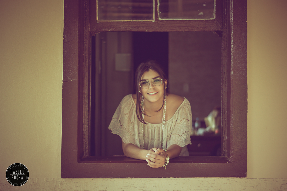 book 15 anos - Debutante - Sarah na janela