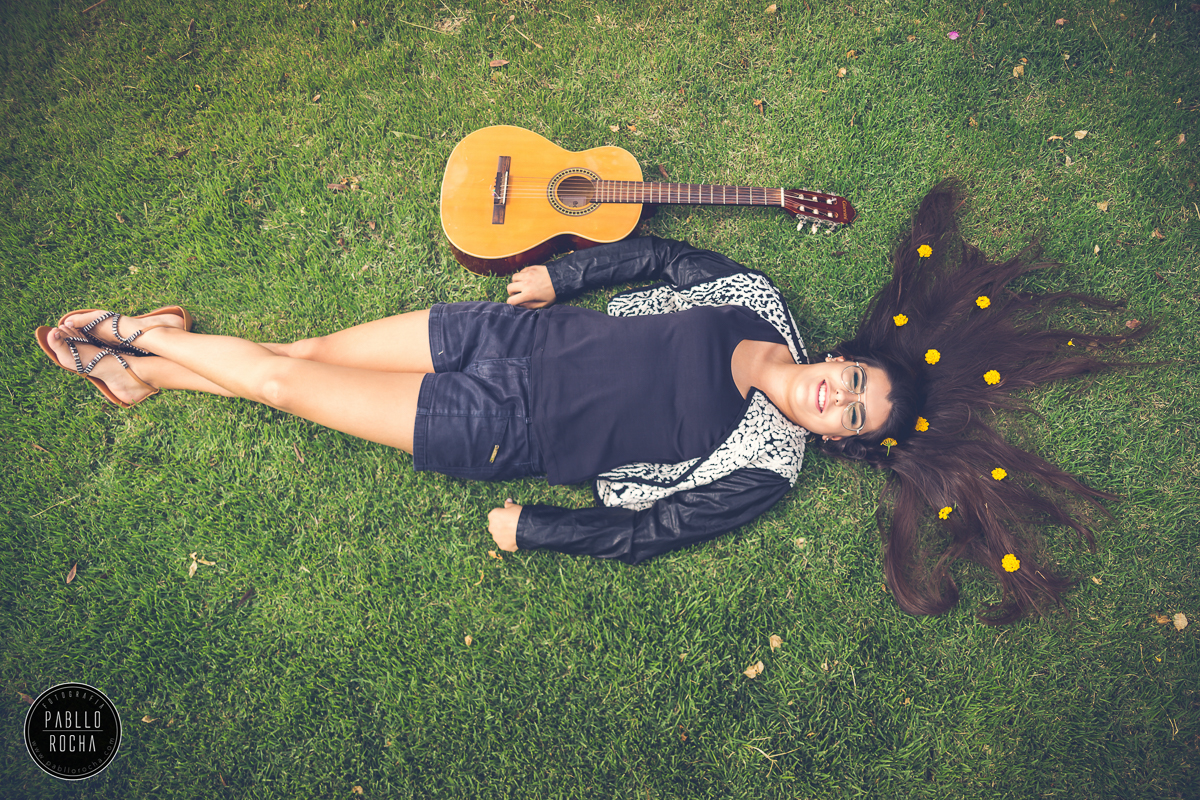 Debutante e seu violão