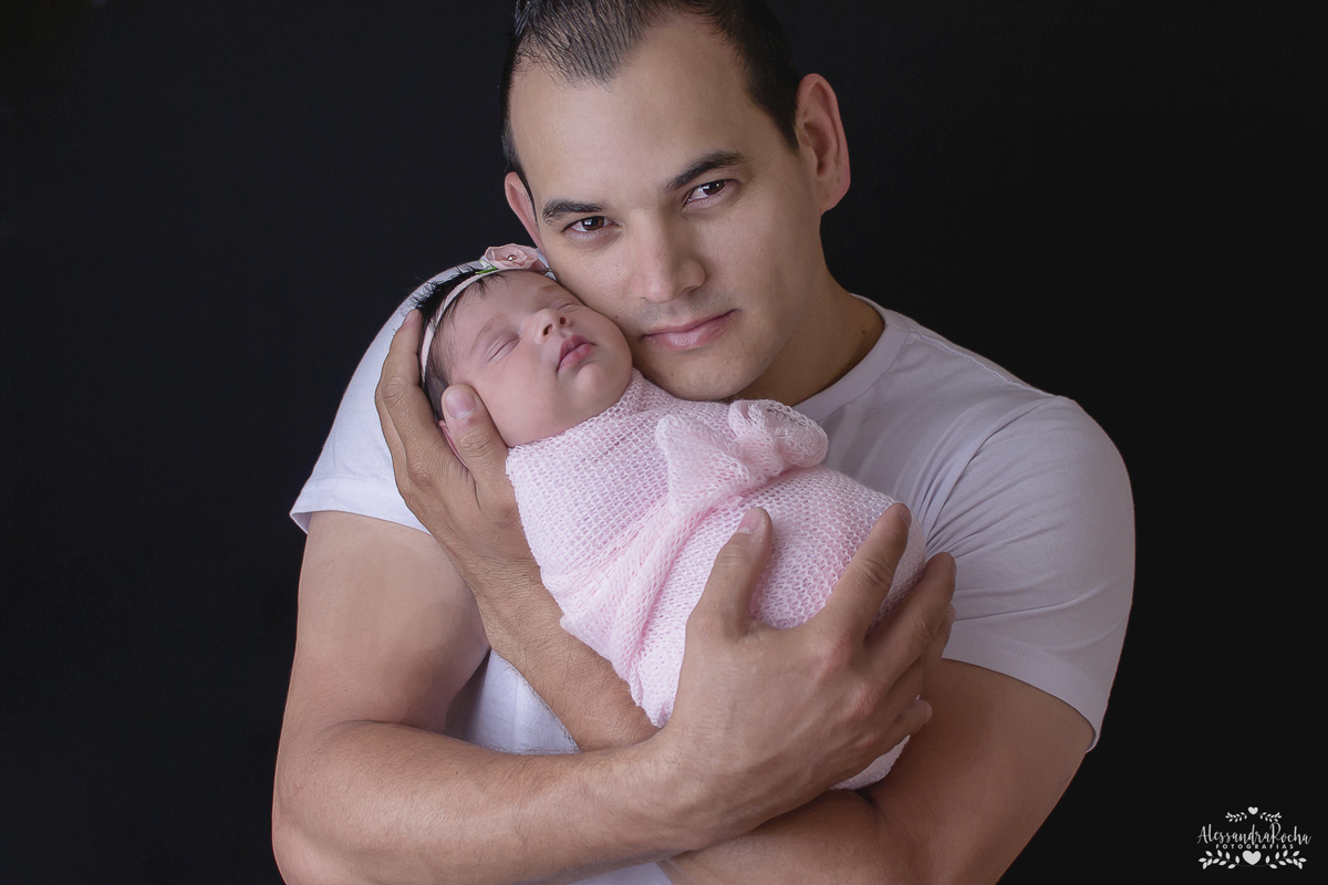 Ensaio Newborn da Laura - Estúdio especializado em Contagem. Segurança, conforto e muito amor em um só lugar. 