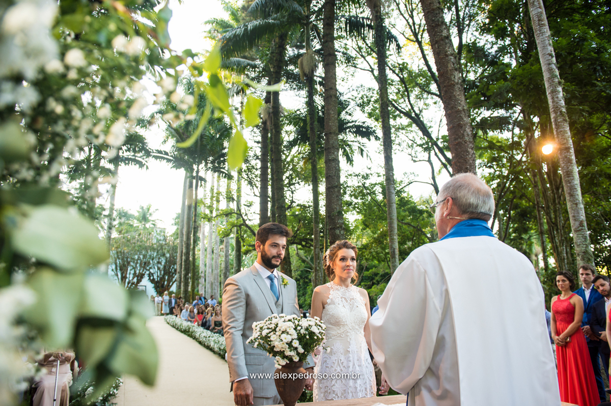noivos no altar
