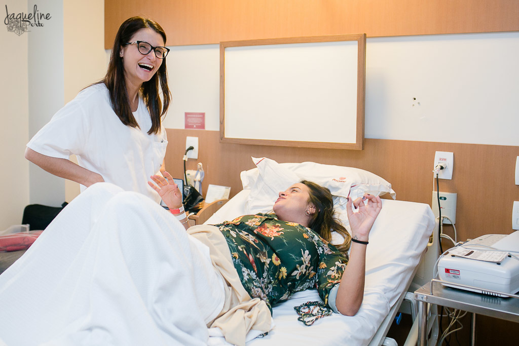 Fotografia-de-parto-maternidade-perinatal-barra-da-tijuca-jaqueline-porto-fotógrafa-doutora-carolina-mocarzel