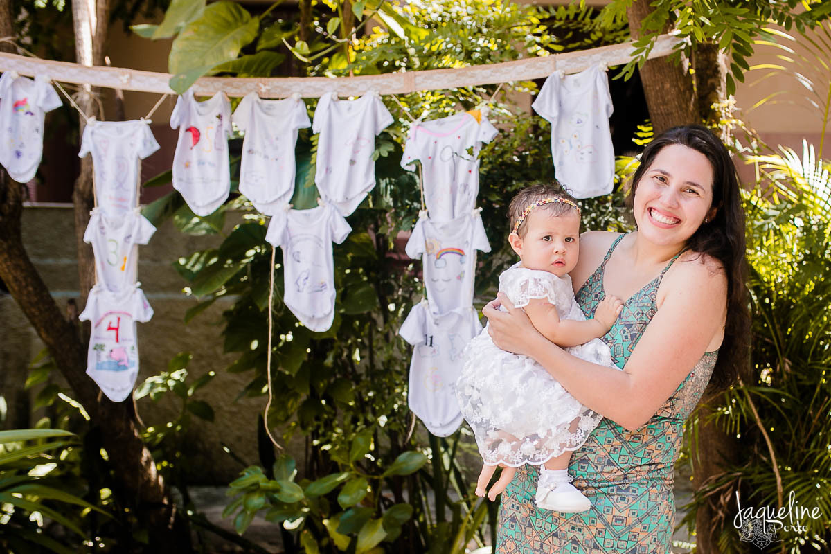 jaqueline-porto-fotografia-de-batizado-de-menina-e-festa-de-um-ano-gruta-nossa-senhora-de-lourdes-tijuca-rio-de-janeiro-mae-filha-juntas