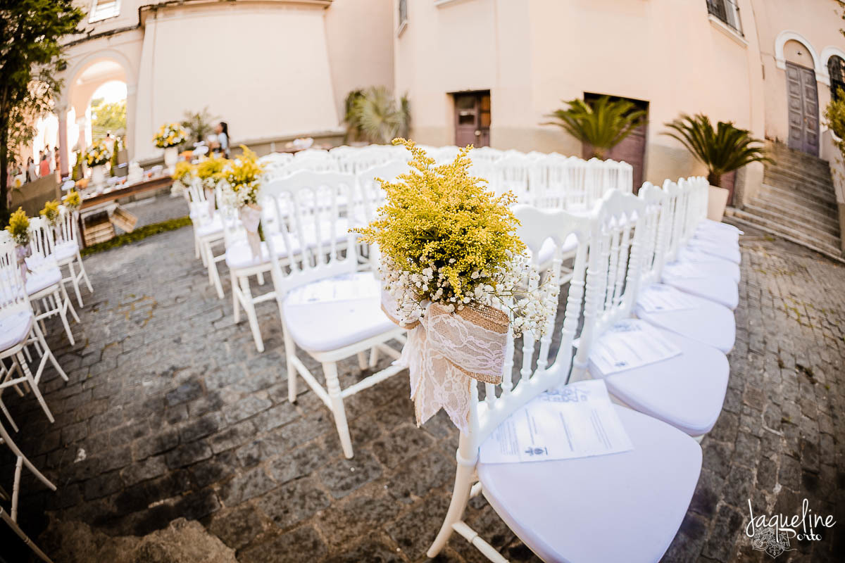 jaqueline-porto-fotografia-de-batizado-de-menina-gruta-nossa-senhora-de-lourdes-tijuca-rio-de-janeiro-decoracao-em-tons-de-amarelo-e-branco