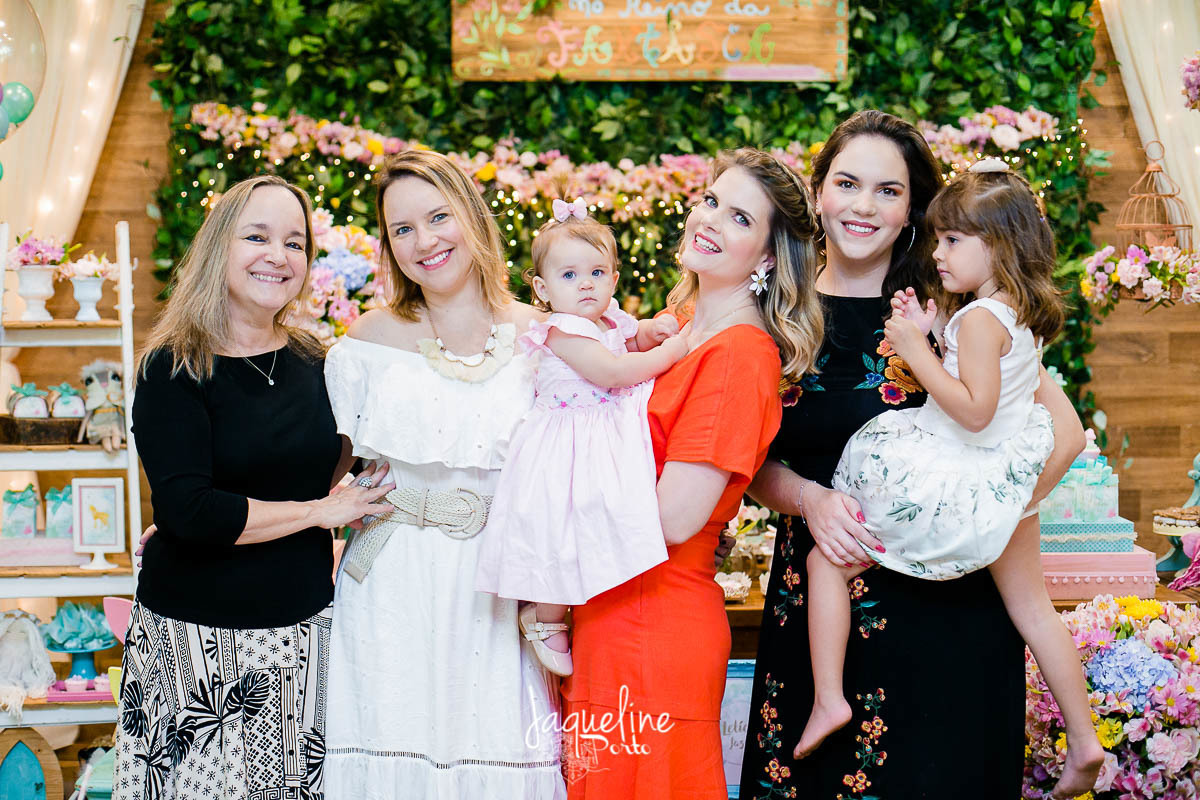 Fotografia-festa-infantil-um-ano-Quintal-de-Contos-tema-Jardim-Encantado