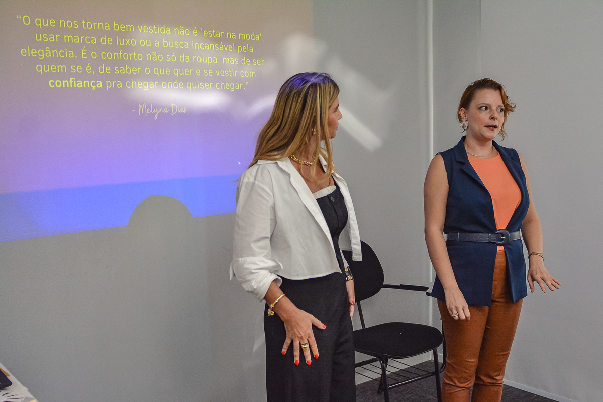 COBERTURA DE PALESTRA EM SP - Melyna Dias, Consultora de Imagem & Estilo na Setin Incorporadora