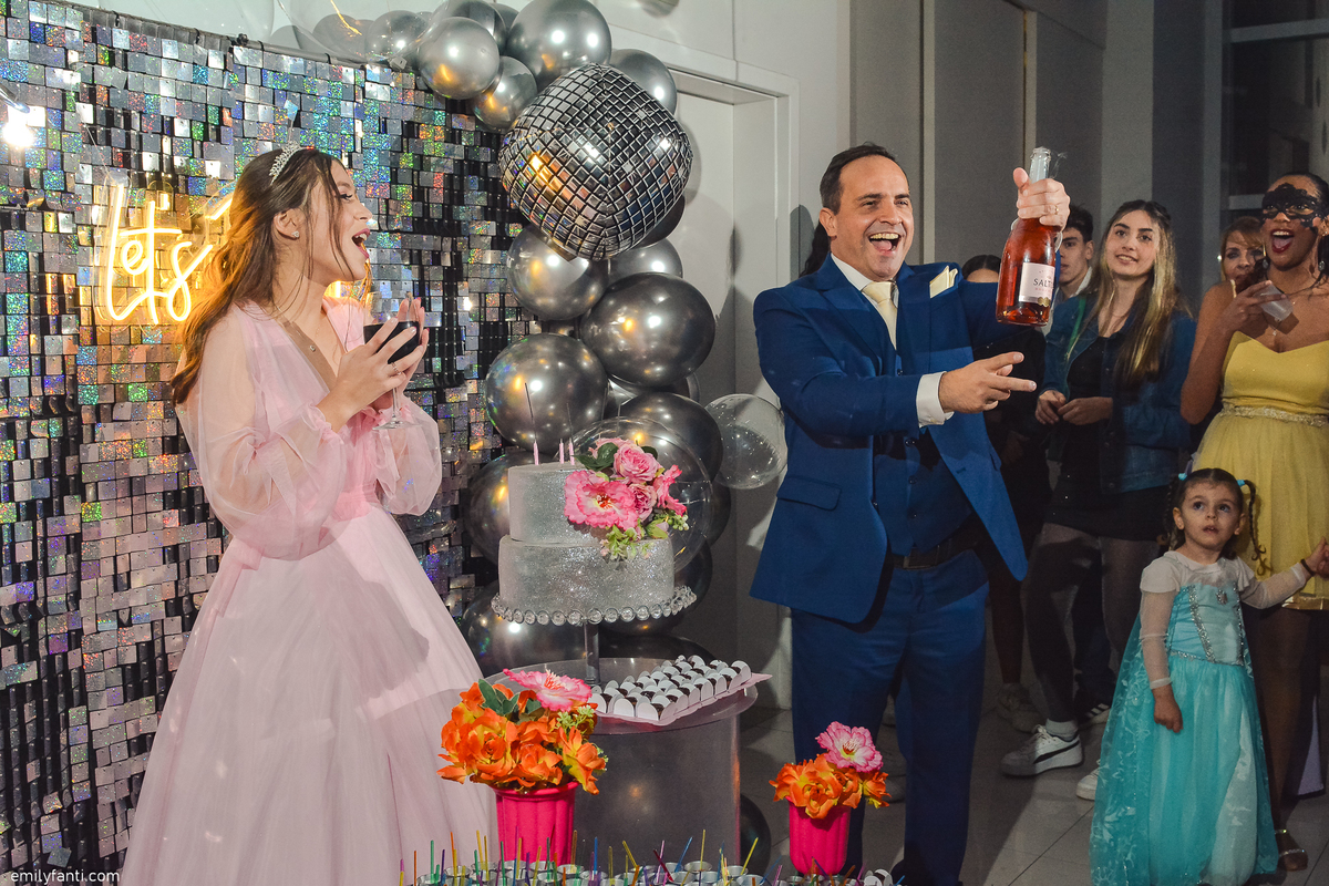 15 anos, aniversário, balada, cobertura 15 anos, cobertura fotográfica, cobertura fotográfica em sp, debutante, debutante sp, emily fanti, fotografia afetiva, fotografia de 15 anos, fotografia de debutante, fotografia de festa, são paulo