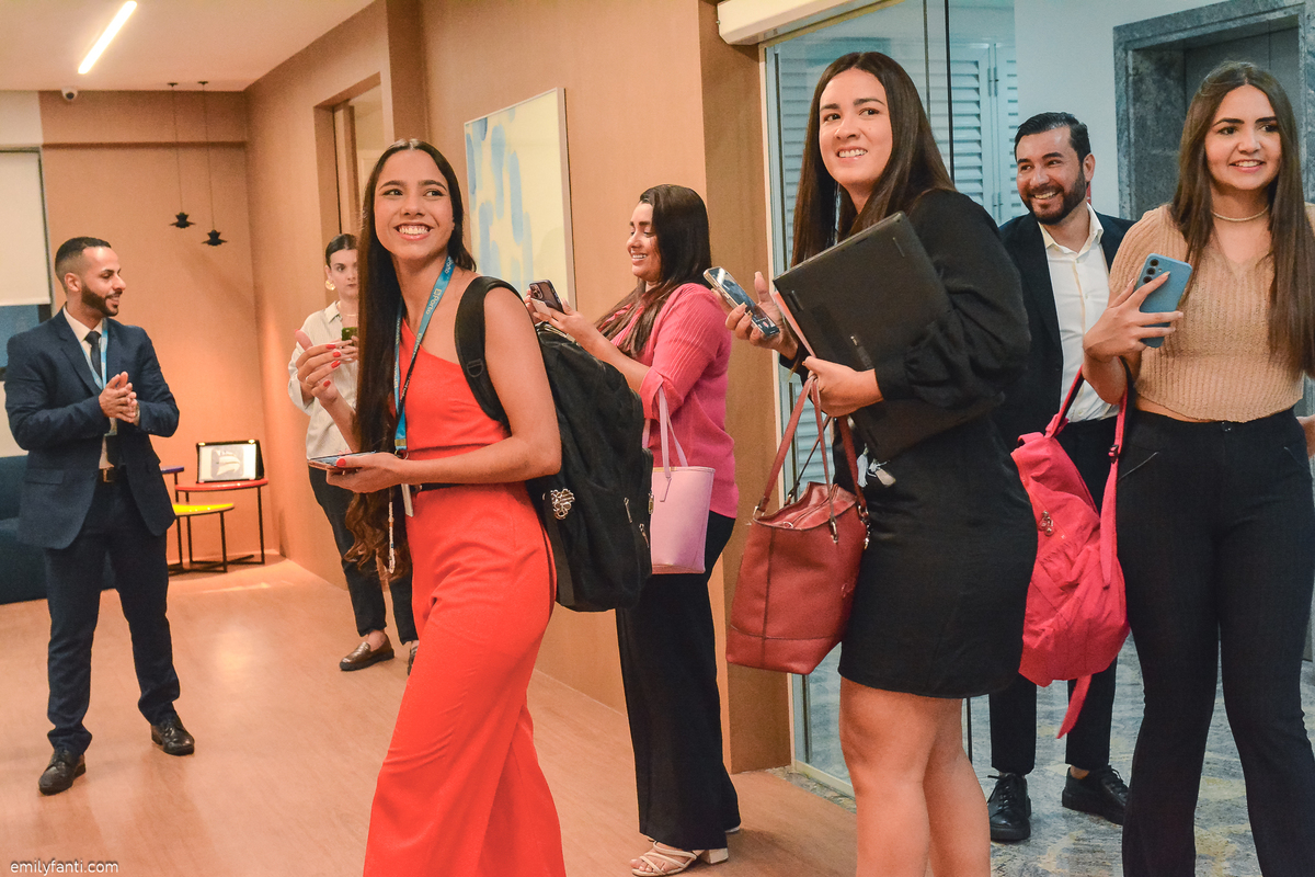 cobertura corporativa, cobertura fotográfica em são paulo, consórcio, emily fanti, fotografia de empresa, fotografia institucional, fotografia no escritório, institucional, retrato corporativo, seguros , escritório ; fotografia corporativa, festa da firma