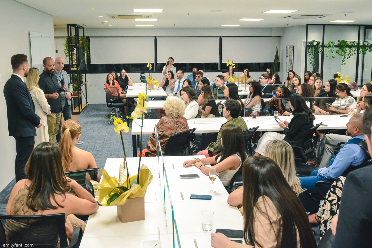 cobertura corporativa, cobertura fotográfica em são paulo, consórcio, emily fanti, fotografia de empresa, fotografia institucional, fotografia no escritório, institucional, retrato corporativo, seguros , escritório ; fotografia corporativa, festa da firma
