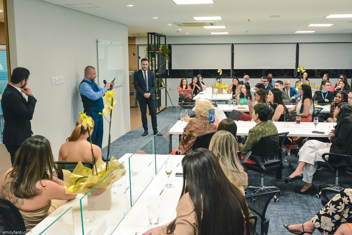 cobertura corporativa, cobertura fotográfica em são paulo, consórcio, emily fanti, fotografia de empresa, fotografia institucional, fotografia no escritório, institucional, retrato corporativo, seguros , escritório ; fotografia corporativa, festa da firma