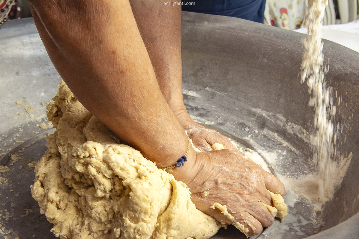 confraternização, culinária, culinária portuguesa, emily fanti, encontro de família, festa, festa de família, filhoses, fotografia de família, fotografia documental, receita de família, registro fotográfico, reunião familiar, tradição
