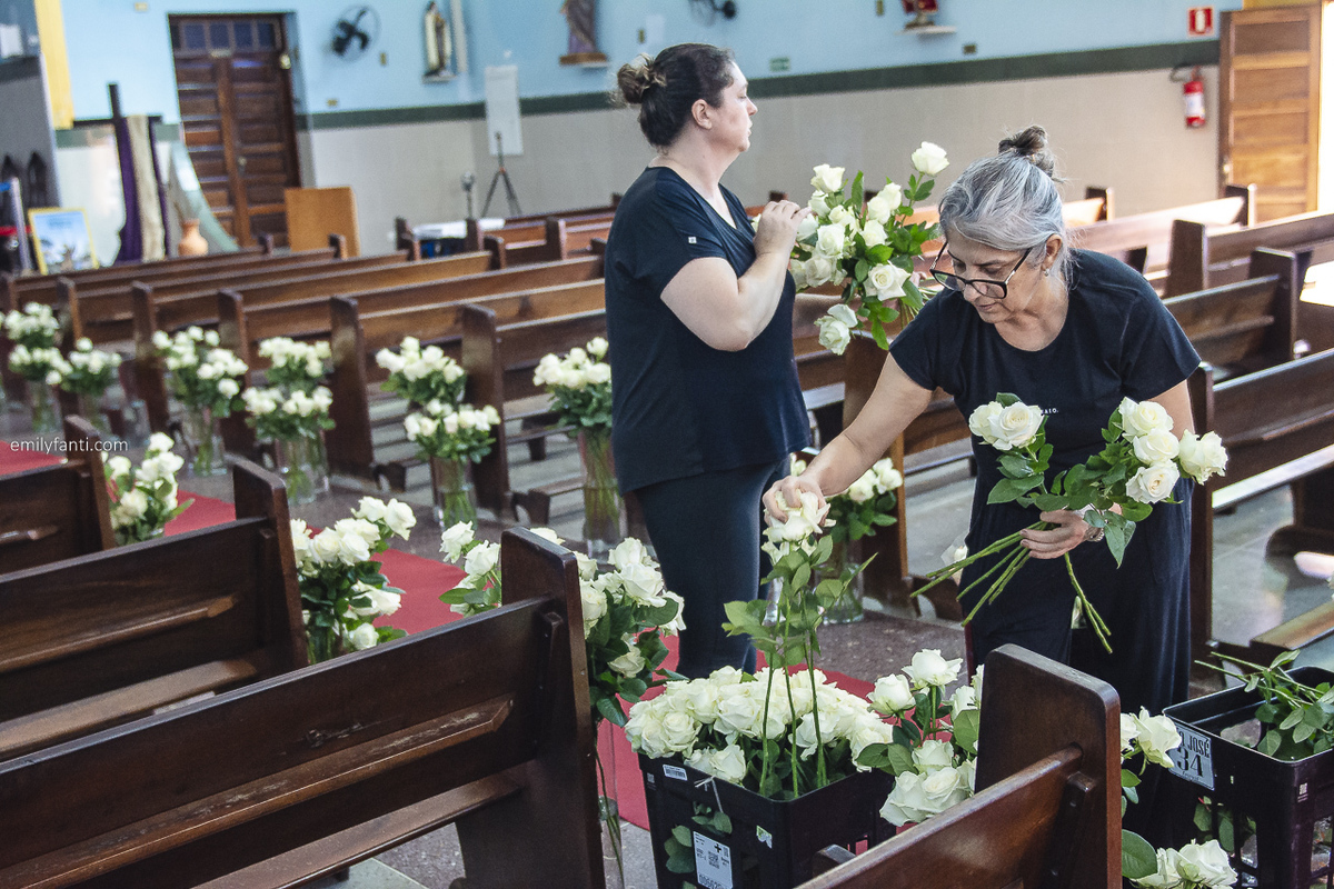 cobertura fotográfica, decor, decoração, decoração de igreja, decoradora, emily fanti, flores, florista, flowers, fotografia de casamento, fotografia de flores, montagem de decoração, noivas, rosas, foto de flores, decoração de casamento, decor casamento