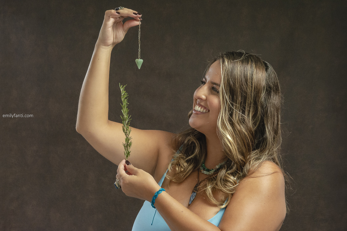astrologia, cura, elementos da natureza, emily fanti, ensaio em estúdio, ensaio fotográfico, ensaio profissional, estudio fotográfico, fotografia profissional, magia, místico, natureza, oráculo, sabedoria, taróloga, tarot, terapia alternativa, terapeuta