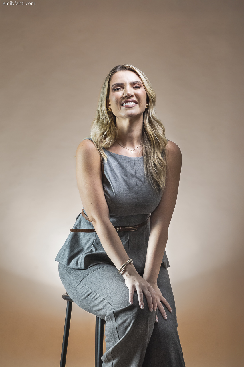 business, consultório médico, emily fanti, ensaio de médico, ensaio profissional, foto de consultório médico, foto de médico, foto profissional em são paulo, fotografia para profissionais da saúde, ginecologista, linkedin, médico, retrato de medico