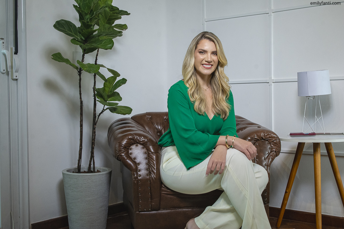 business, consultório médico, emily fanti, ensaio de médico, ensaio profissional, foto de consultório médico, foto de médico, foto profissional em são paulo, fotografia para profissionais da saúde, ginecologista, linkedin, médico, retrato de medico