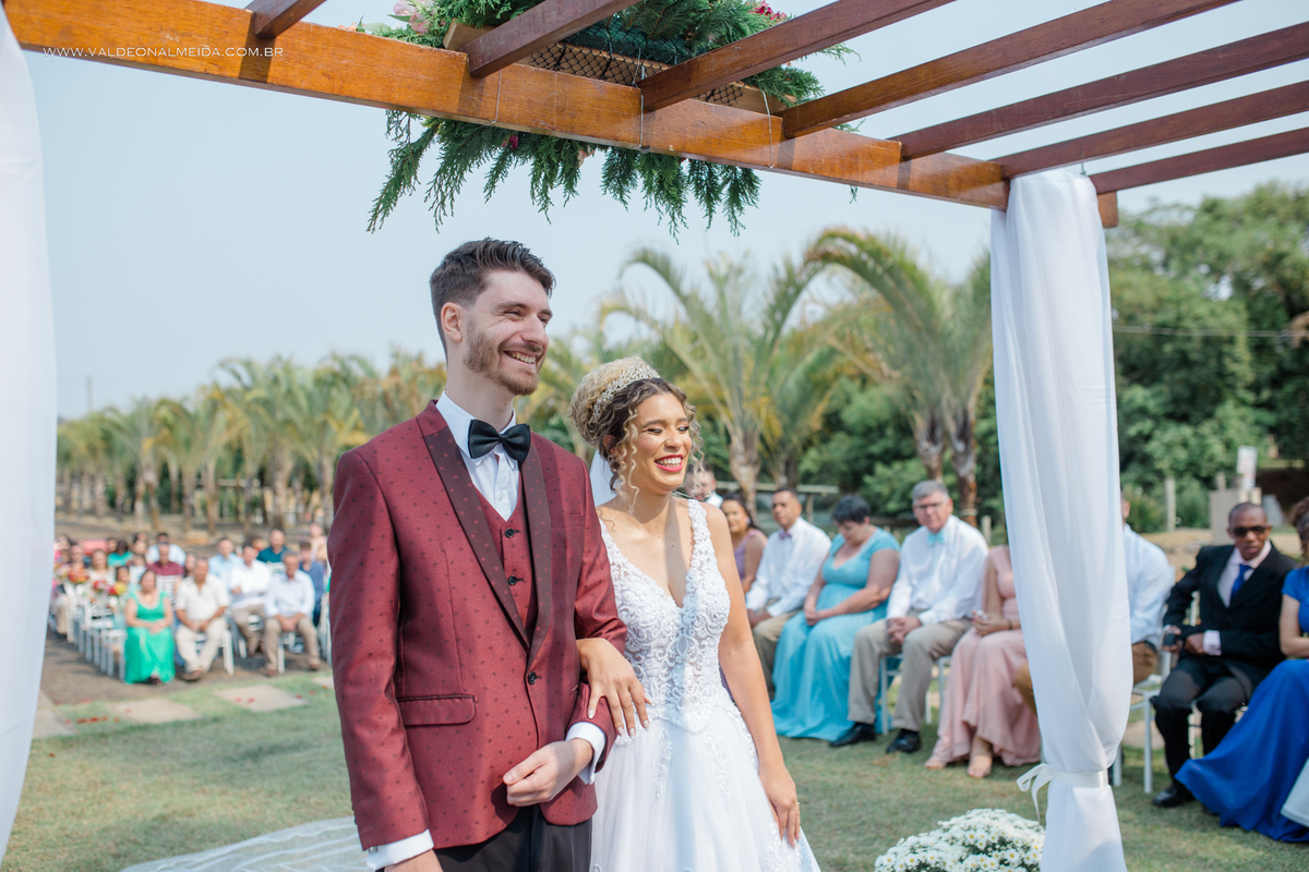 Casamento ao ar livre e de dia da Gabriela e do Guilherme