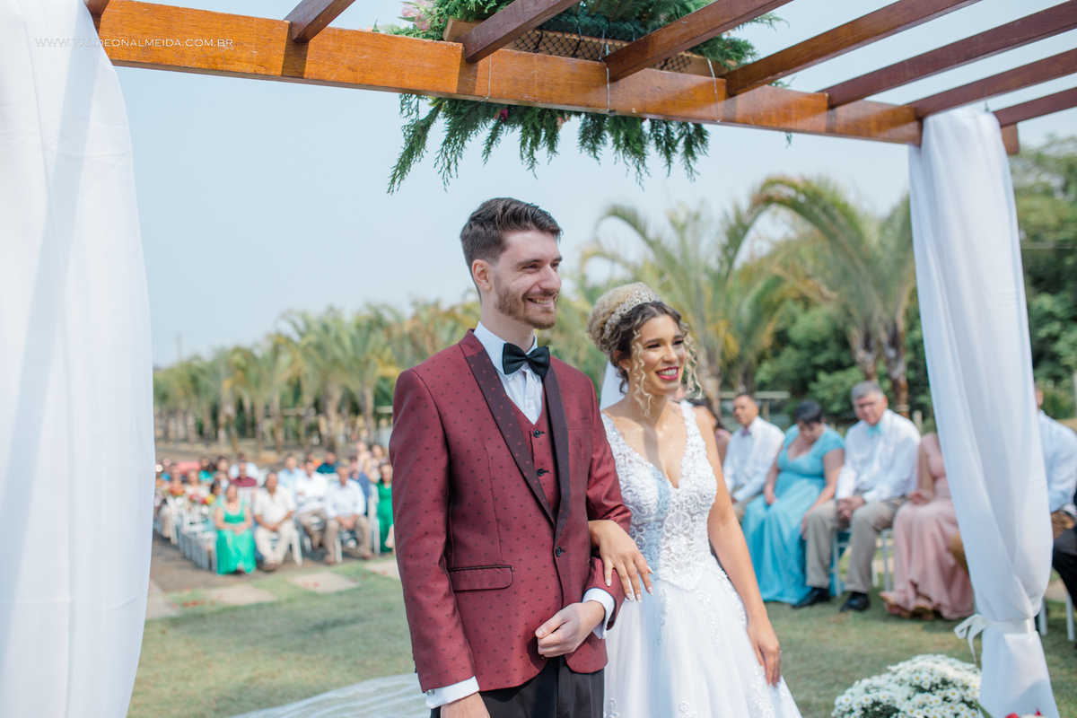 Casamento ao ar livre e de dia da Gabriela e do Guilherme