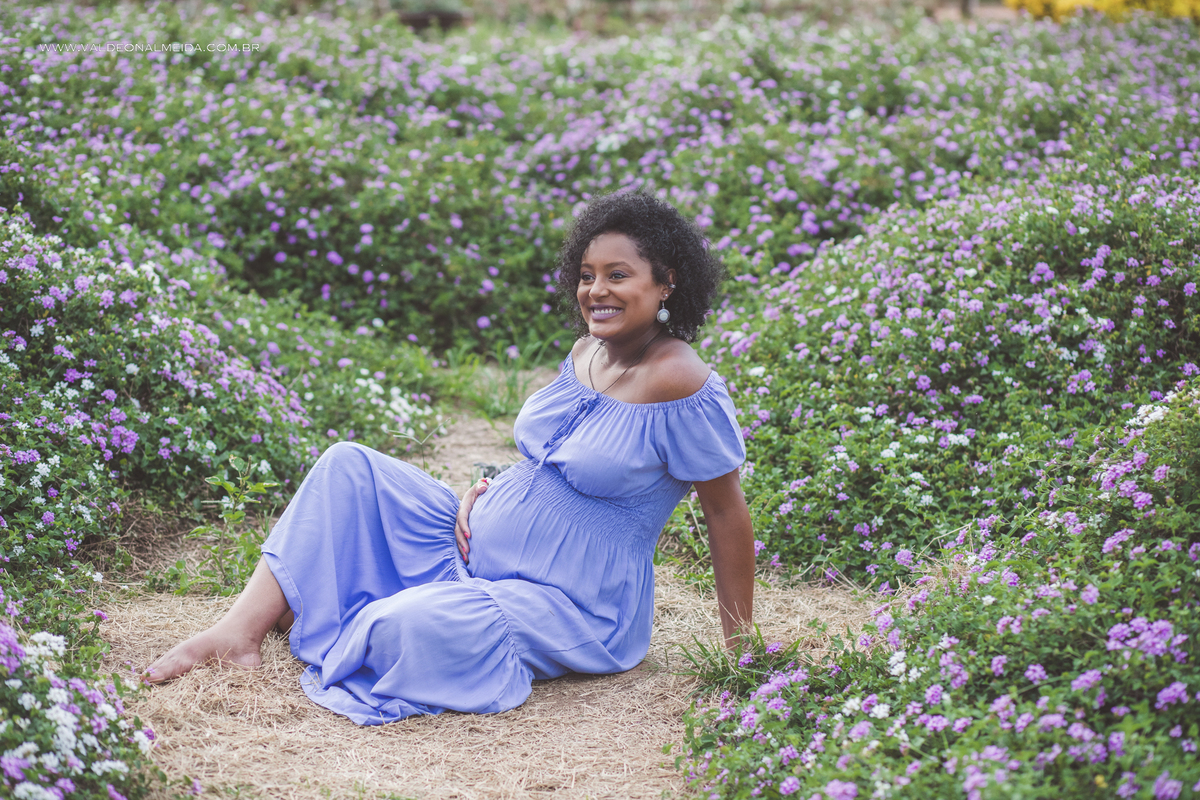 Ensaio de gestante ao ar livre em Holambra