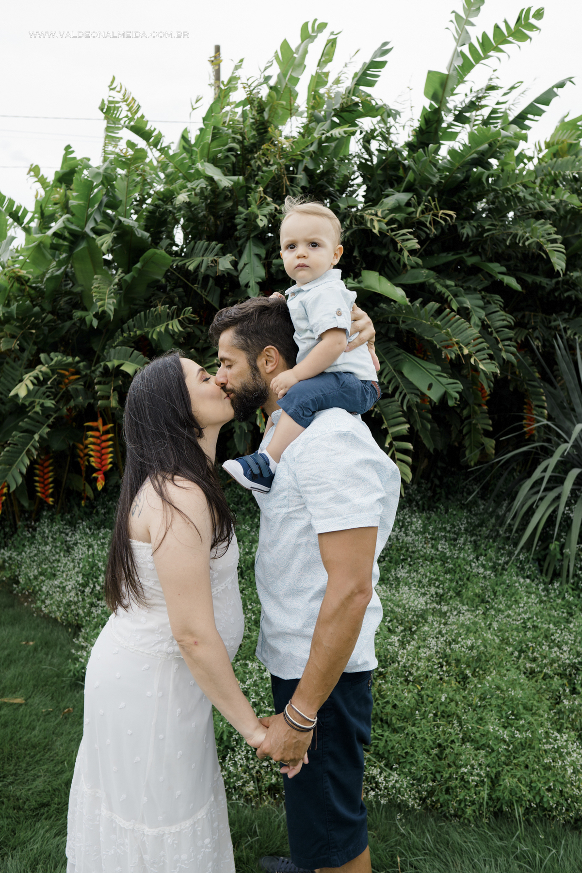 Ensaio de gestante nas plantações de flores do Bloemen Park em Holambra