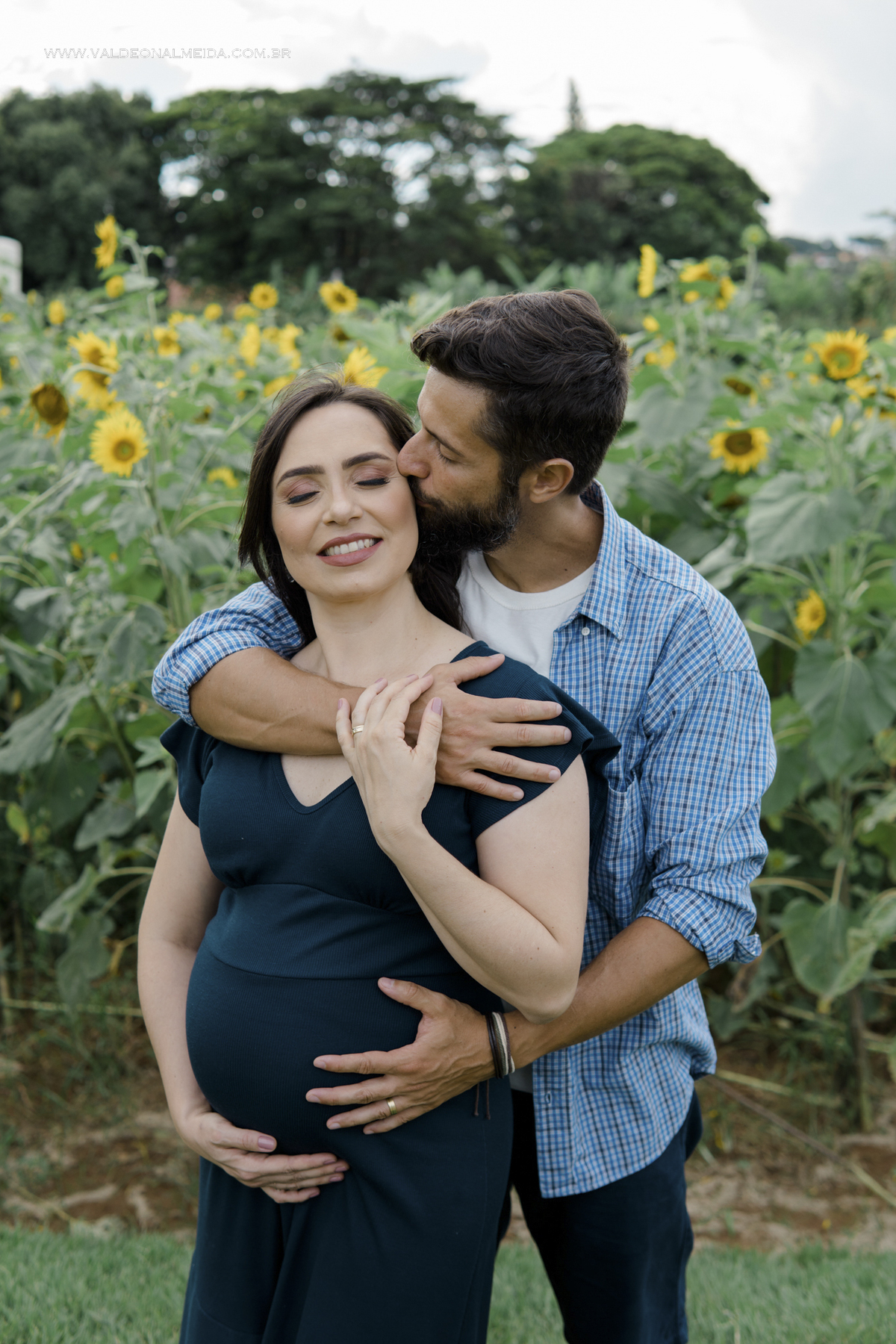 Ensaio de gestante nas plantações de flores do Bloemen Park em Holambra