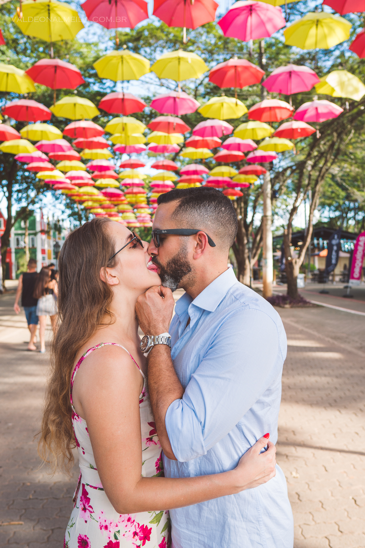 Ensaio fotográfico de Lua de mel em Holambra nos pontos turísticos da cidade e nas plantações de flores