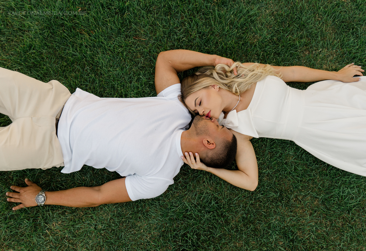 Ensaio fotográfico Pre Wedding do casal Jhenniffer e Oseias no Bloemen Park em Holambra