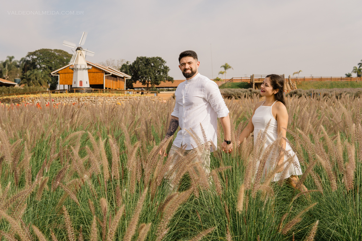Pedido de casamento surpresa no Macena Flores em Holambra 