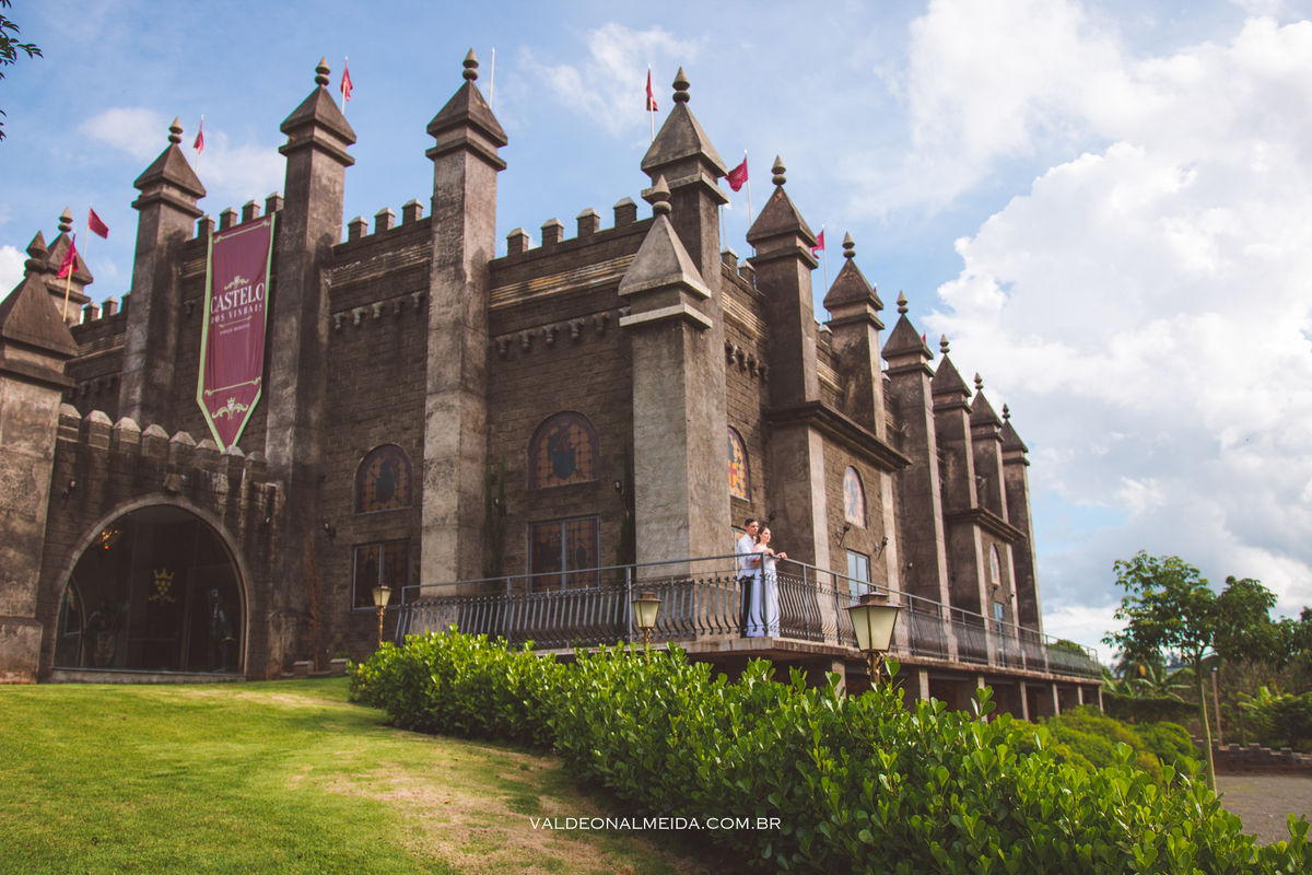 Pre Wedding Gabriela e Rodrigo no Castelo Dos Vinhais em Vinhedo