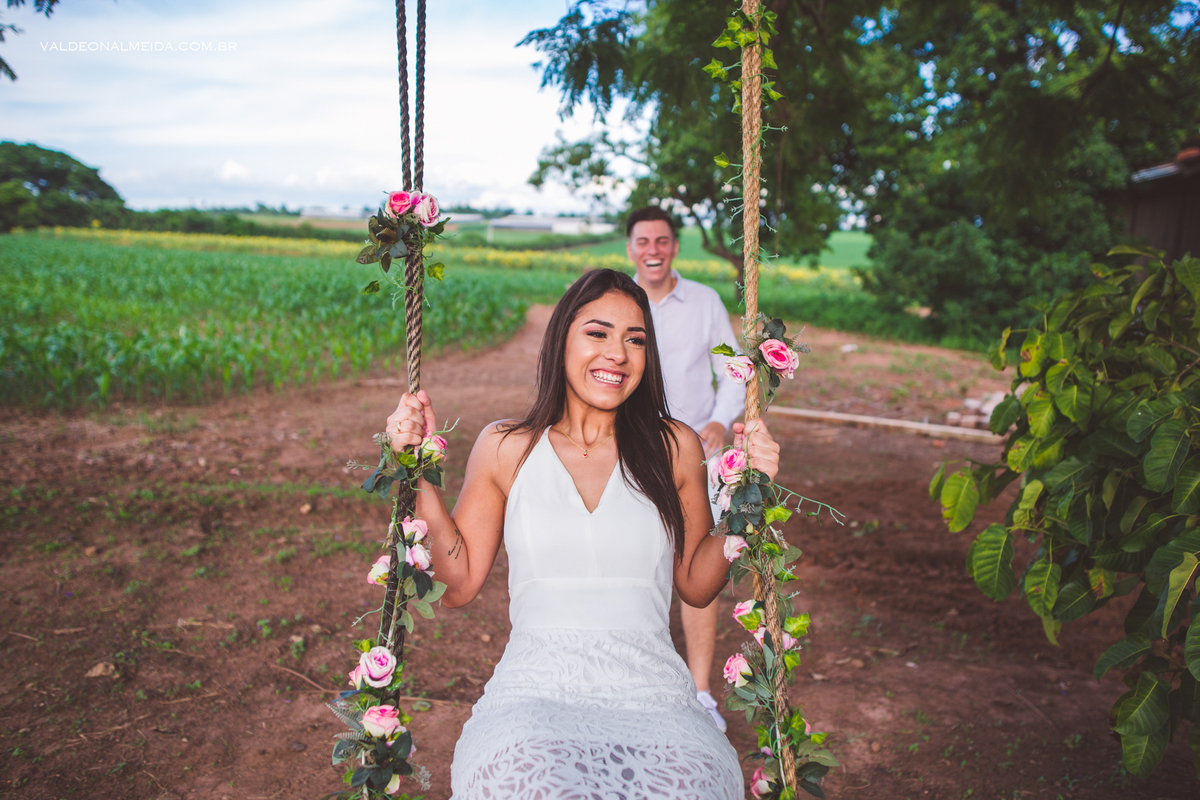 Ensaio Pre Wedding Paula Cavilha e Guilherme em Holambra