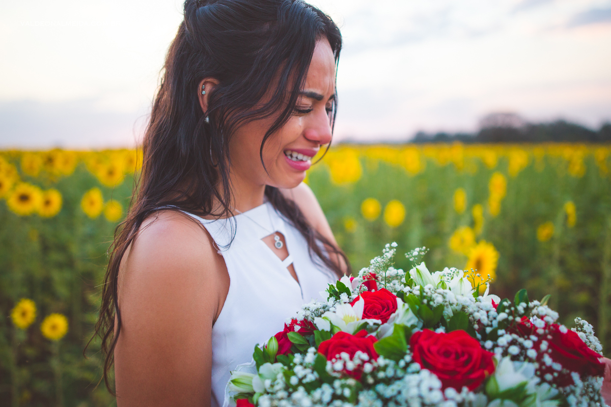 Pedido de casamento surpresa emocionante em Holambra