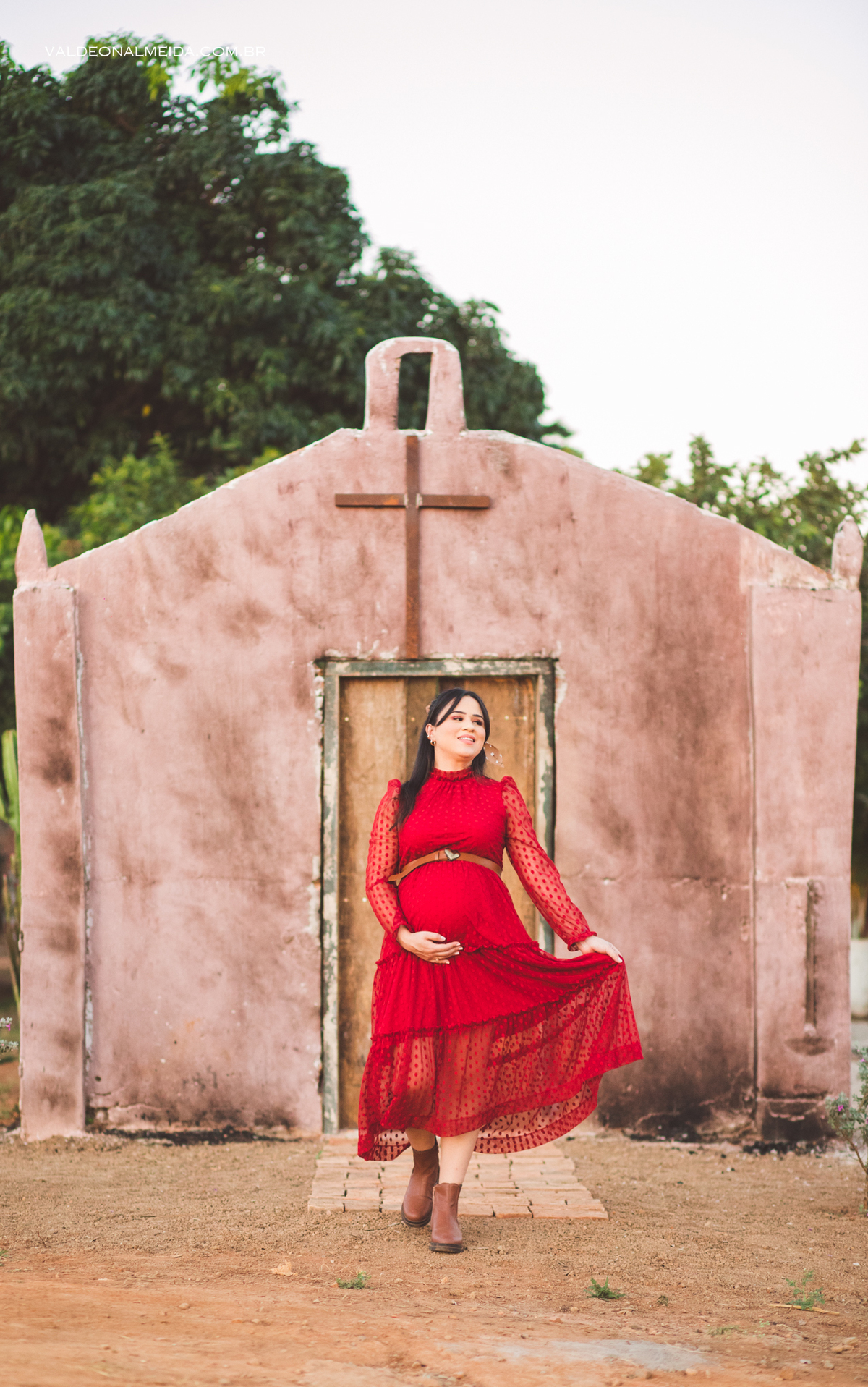 Ensaio de gestante em Holambra no por do sol