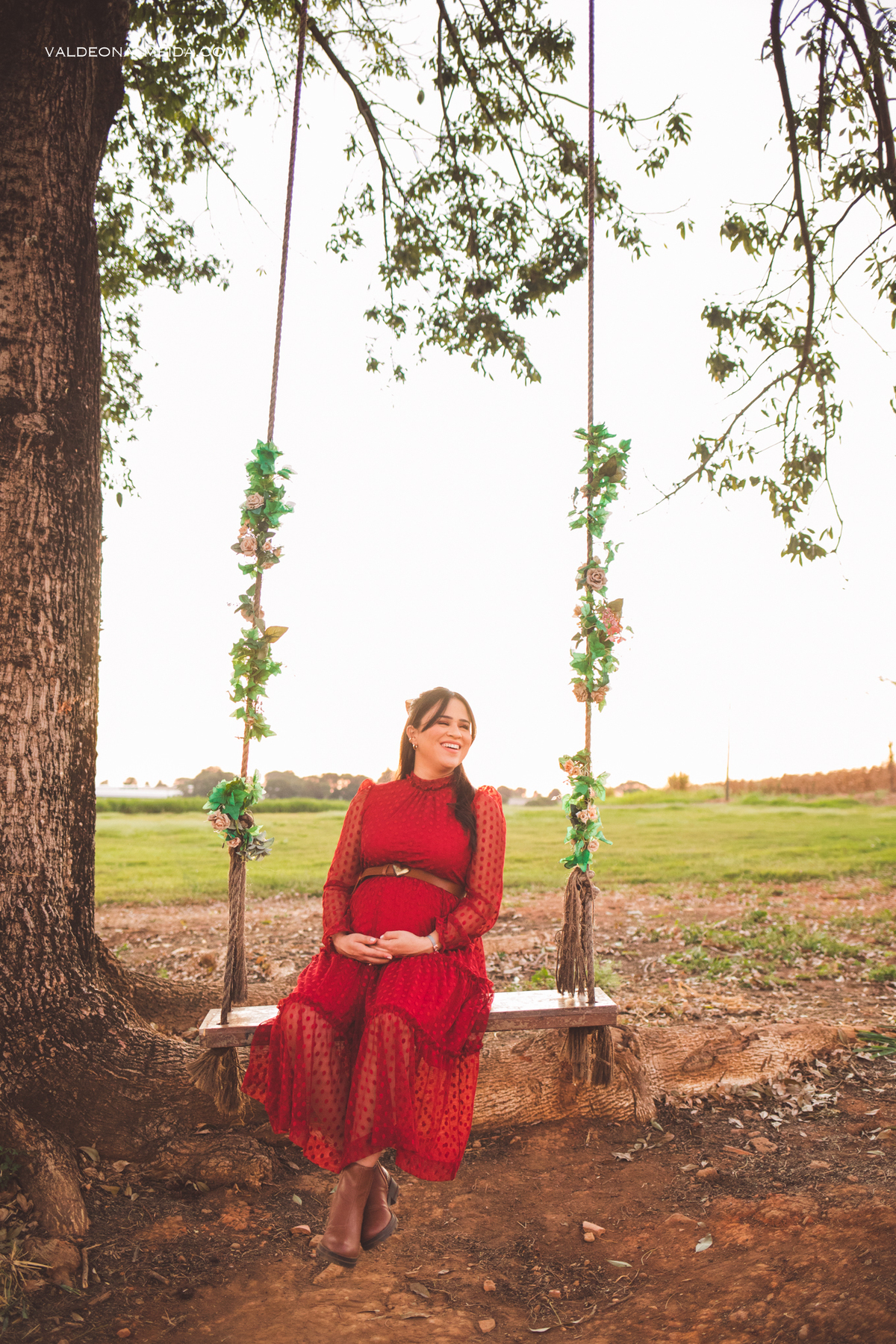 Ensaio de gestante em Holambra no por do sol