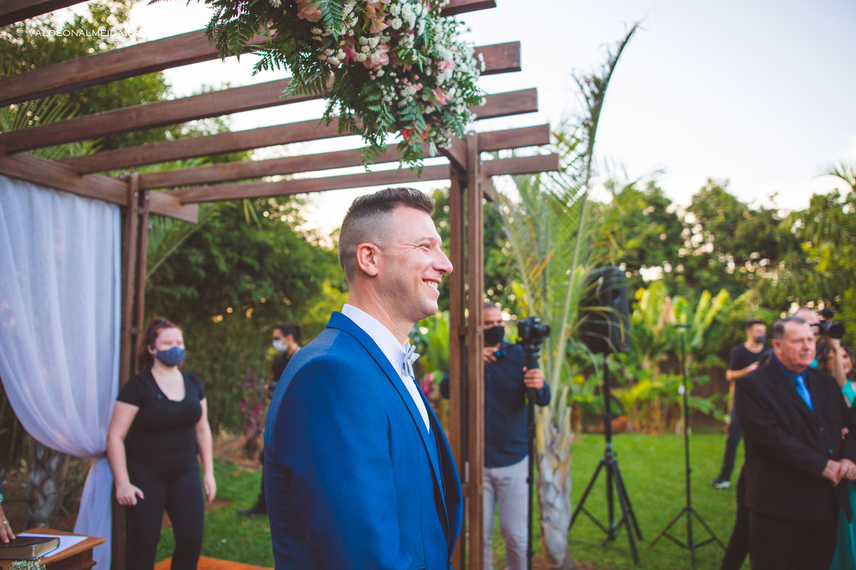 A reação do noivo ao ver a noiva pela primeira vez vestida de noiva